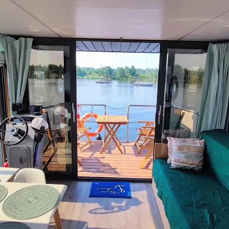 Houseboat Water Boy Plywajacy Dom Na Wodzie Lodz Uraz (Trzebnica)