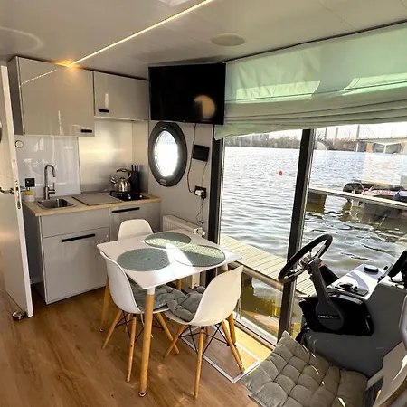 Houseboat Water Boy Plywajacy Dom Na Wodzie Lodz * Uraz (Trzebnica)