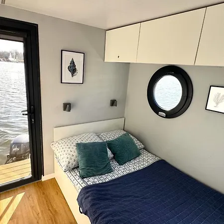 Houseboat Water Boy Plywajacy Dom Na Wodzie Lodz * Uraz (Trzebnica)